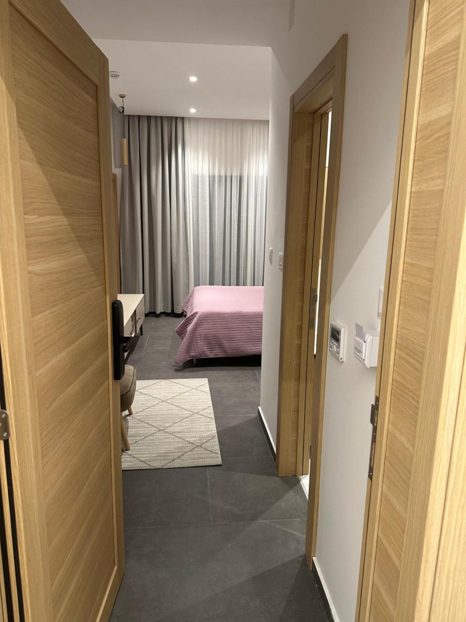 Avio Apartment *